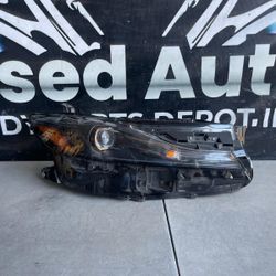 Toyota Camry Right Passenger Headlight Oem
