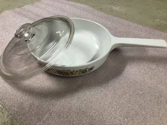 8.5” Corning Ware Sauce Pan with lid