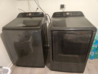 Samsung washing machine and dryer—both for sale.