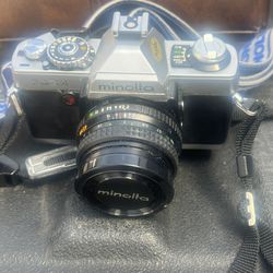 Minolta XG1 SLR 35mm Film Camera with Case
