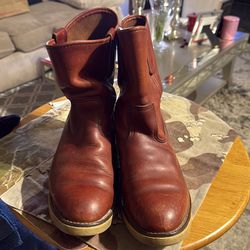 9.5 Redwing boots