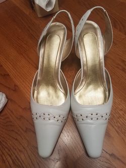 Women Fresco by Pierre Pumps