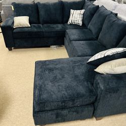 Stylish Reversible Chaise Sectional