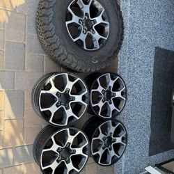 Jeep Wrangler / Gladiator Rims plus Spare Off My 2023 Gladiator 
