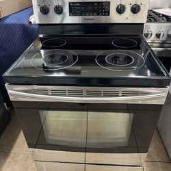 Freestanding Electric Range with 4 Radiant Elements 30 Inch