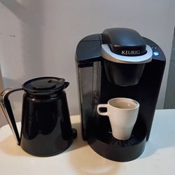 Keurig Coffee Maker And Karafe 