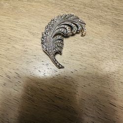 WEST GERMANY VINTAGE LEAF PIN FEATHER BROOCH SILVER BEAUTIFUL NEW 