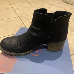 Carlos Santana Booties, Black , Size 11M