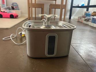 Cat water fountain