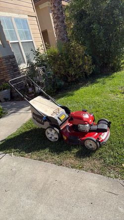 Toro 725 hp gas lawnmower super self propeller. Excellent condition works perfect. 560 at the store. I am selling for 275 almost new.