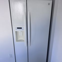Kenmore Side-by-Side Refrigerator w/ Ice & Water Dispenser – Works Perfectly
