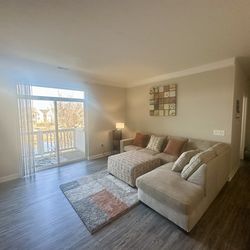 🛋️ Modern 3-Piece Living Room Set – Stylish, Cozy & Move-In Ready! – $2,000