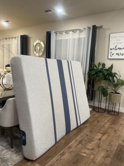 Queen matress + IKEA Bedframe (Free Delivery)