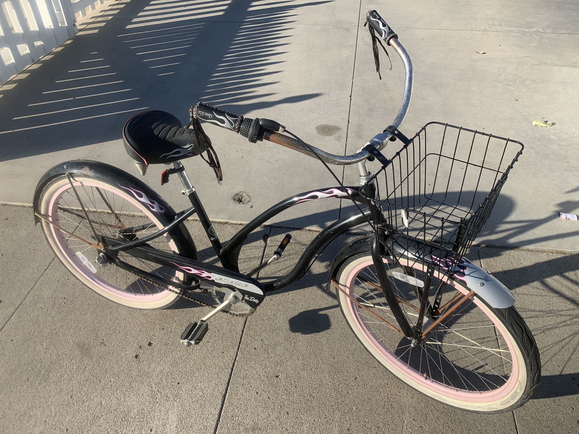 Electra “the betty” 26” Women’s Black 3-speed Beach Cruiser Bicycle