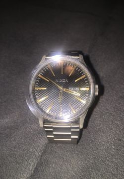 Nixon watch