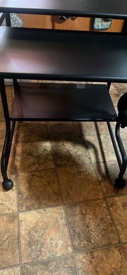 Black Rolling Computer Desk with Keyboard Tray