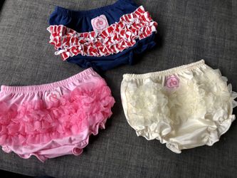 NWOT Ruffle Buns Diaper Covers Set of 3