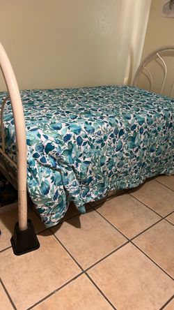 Twin Size Bed 