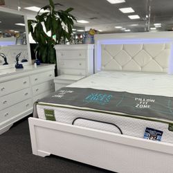Bedroom Furniture Special🚨Beautiful White 5pc Bed Set Available Amazing Deal Now (Huge Saving) $699