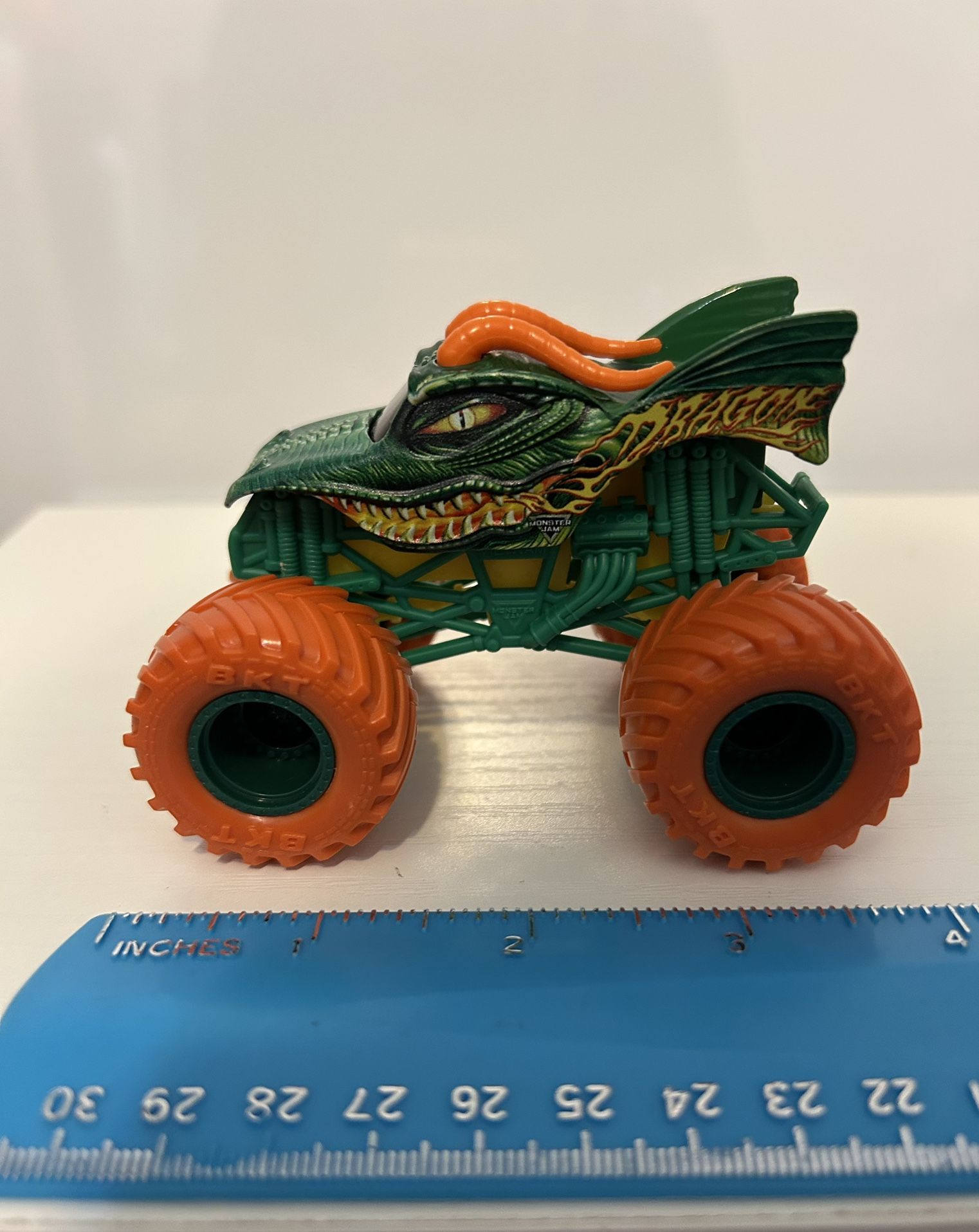 Monster Jam Dragon Monster Truck 1:64 - New