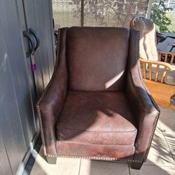 BROWN ACCENT CHAIR