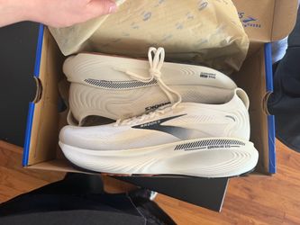 Brooks Adrenaline GTS Running Shoes Size 11