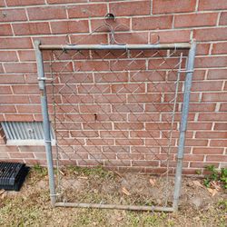Chain link gate
