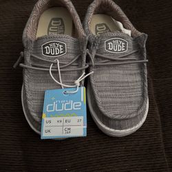 $40 Cash Wally Toddler Blend Linen Stone Color.