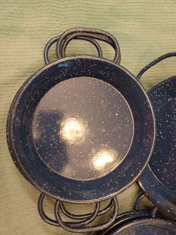 Paella pans - 8 pans