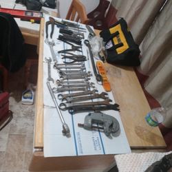 Mis c Tools 15 Wrenches W Adjustable One LG Socket Wrench One Rigid Heavy Duty Clamp Flashlight Drivers Toolbag Pliers Box Knifes Drill Bits Drywall+