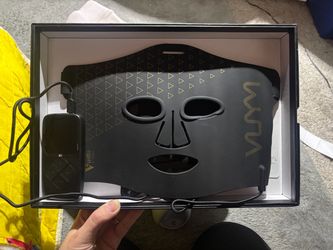 Red light therapy mask