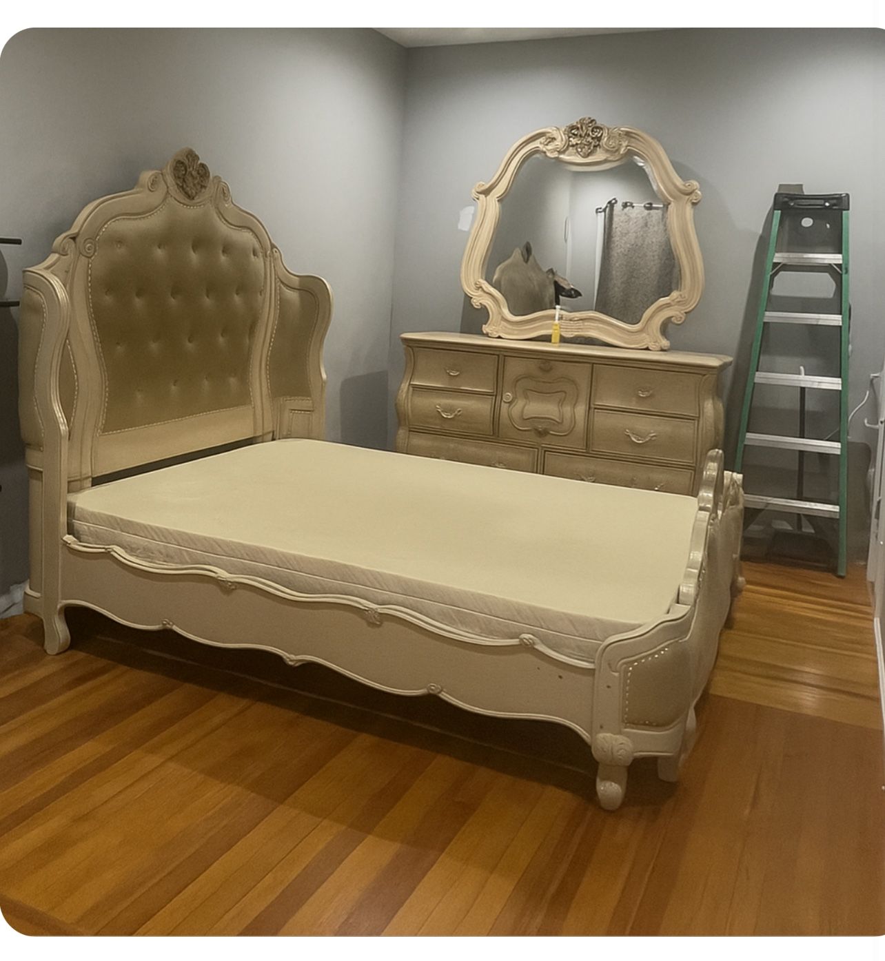 Raymour & Flanigan Queen Size Bed & Dresser