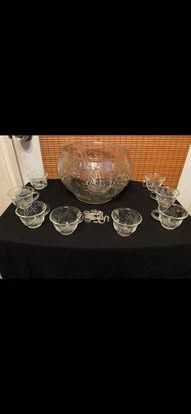 Vintage Punchbowl set (decorations, not included)