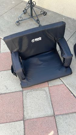 4 Brand New “Brawn Tide” Foldable Beach Chairs $25 A Piece
