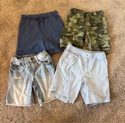 Boys shorts size 5T