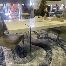 Dining Room TABLE - High Gloss White ✅✅🤍🤍