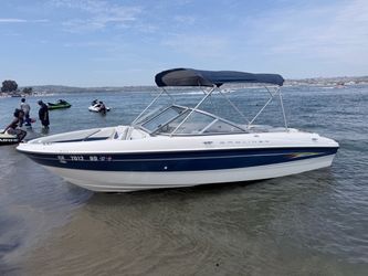 Bayliner 185 Bowrider Boat with Bimini Top