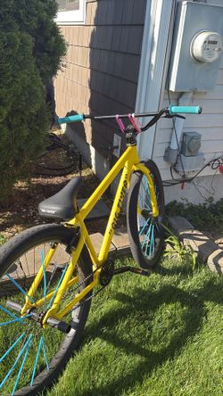 BIG FLYER 29IN YELLOW AND BLUE COLORWAY