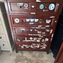 Dresser 