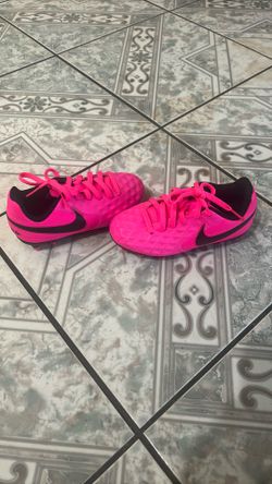 Tiempo Cleats