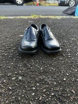 Size 71/2 Dress Shoes (Lightly Used), Price negotiable