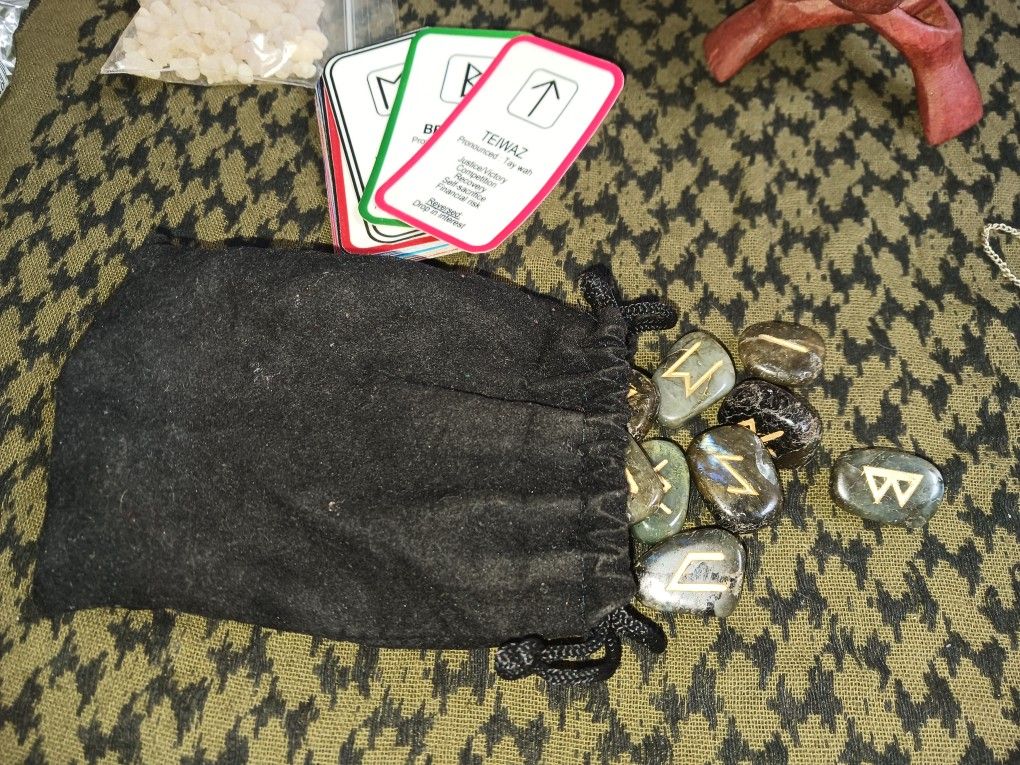 Alter Pieces