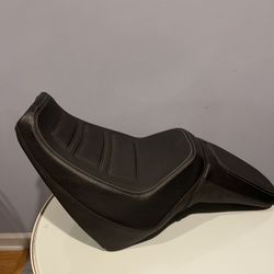 Genuine 2018 Harley-Davidson Fat Bob SEAT