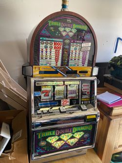 IGT TRIPLE DOUBLE DIAMOND SLOT MACHINE