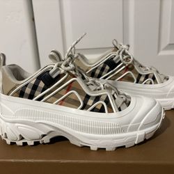 Burberry Sneakers 