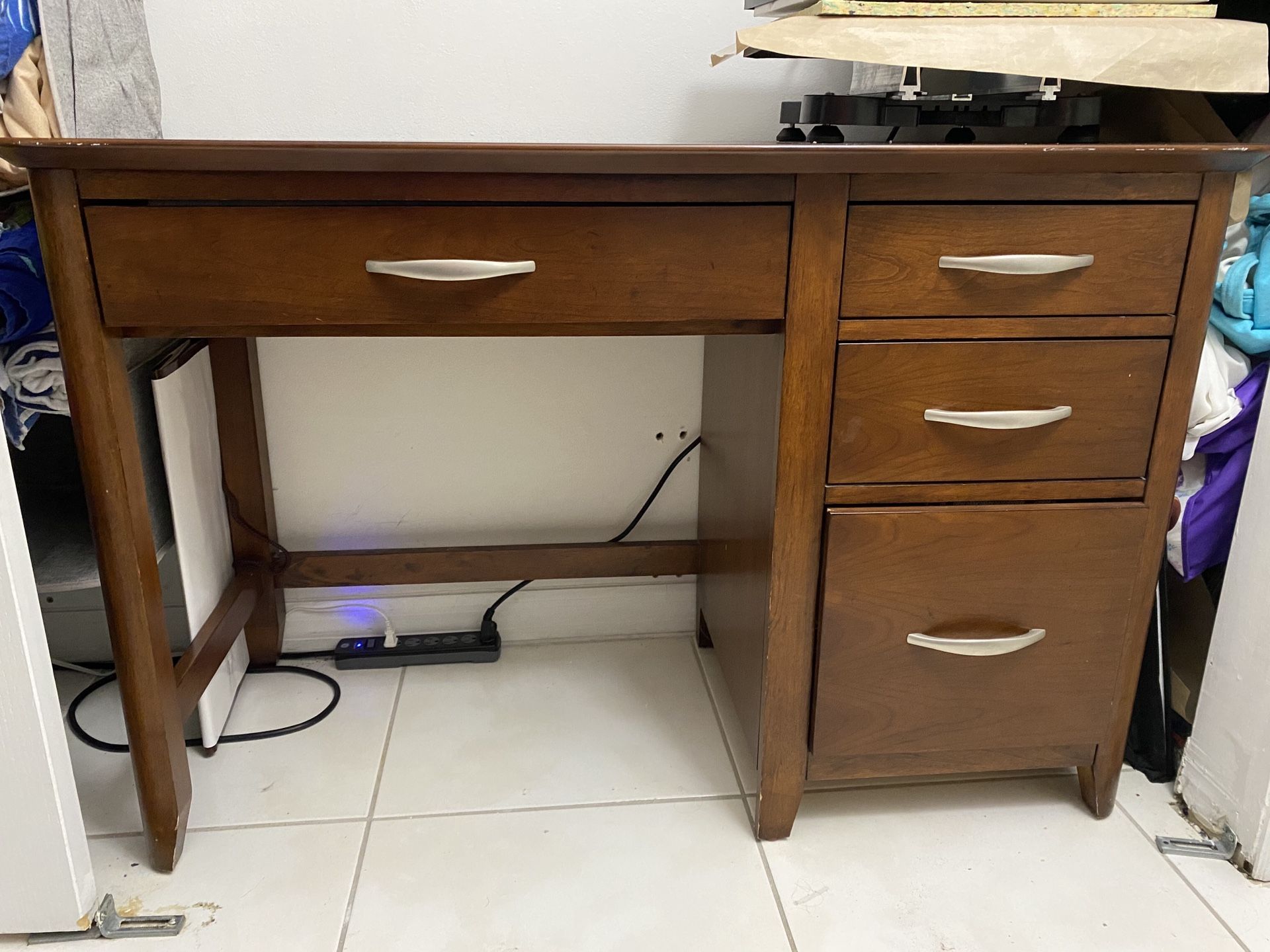 FullSize bedroom Set for Sale in Miami, FL OfferUp