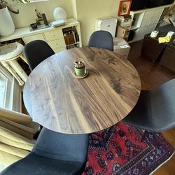 Modern Round Dining Table With Pedestal Base
