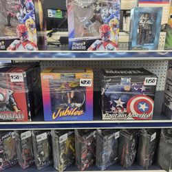 Action Figures 