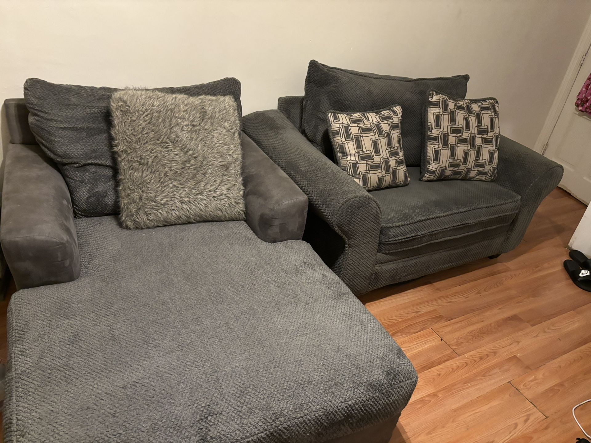 Couches/sofas