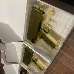 GOLD Money Guns & Prop Money